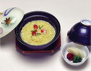 Rice porridge with crab & pickles